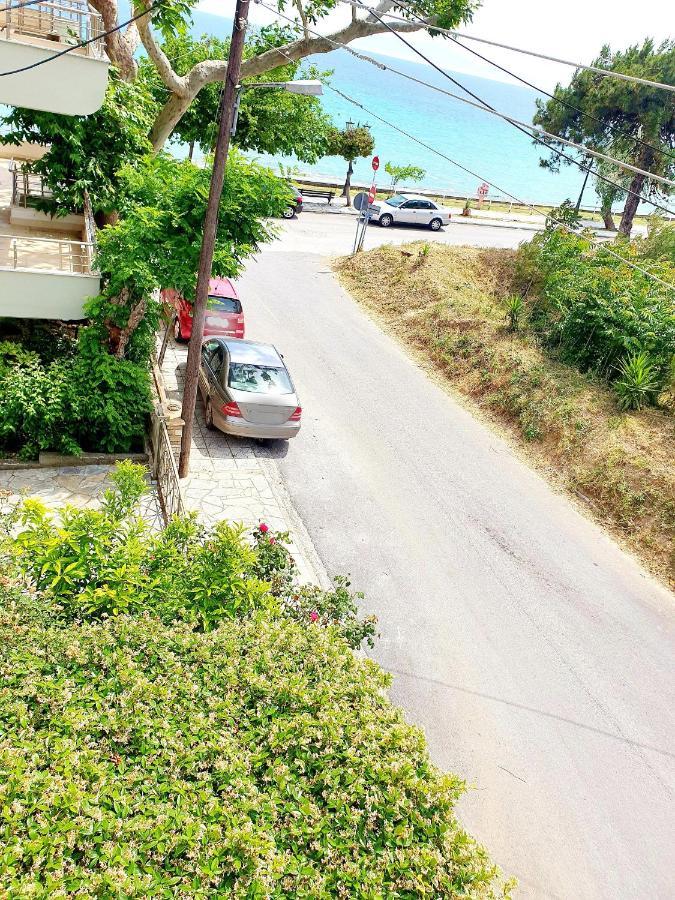 Cozy & Cool Apartment N1 30M From Sea Nea Kallikrateia ภายนอก รูปภาพ
