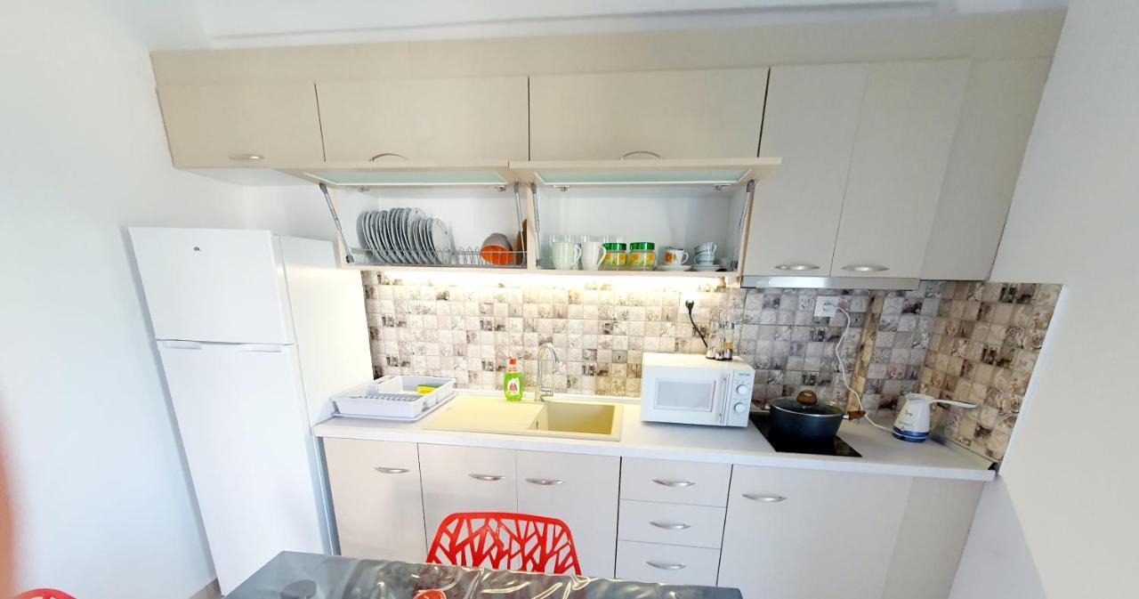 Cozy & Cool Apartment N1 30M From Sea Nea Kallikrateia ภายนอก รูปภาพ