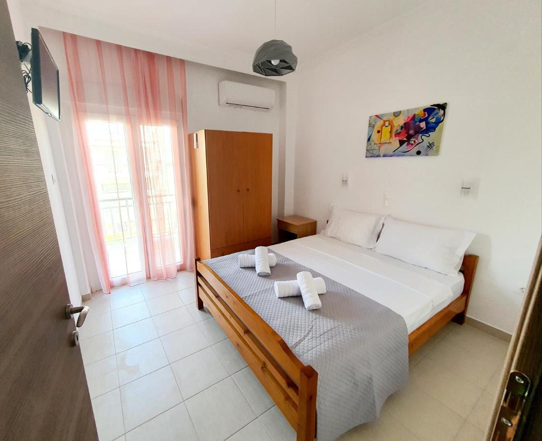 Cozy & Cool Apartment N1 30M From Sea Nea Kallikrateia ภายนอก รูปภาพ
